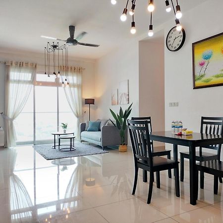 Delight Homestay Twin Galaxy Johor Bahru Exterior foto